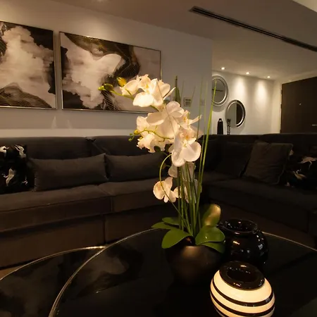 Floor Gem: 3br, Huge Veranda شقة