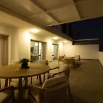 Floor Gem: 3br, Huge Veranda
