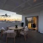 Daire Floor Gem: 3br, Huge Veranda