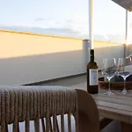 Floor Gem: 3br, Huge Veranda Apartament Nikozja