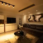 Floor Gem: 3br, Huge Veranda * Lefkoşa
