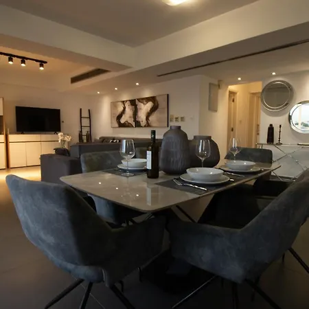 Apartment Floor Gem: 3br, Huge Veranda Nicosia
