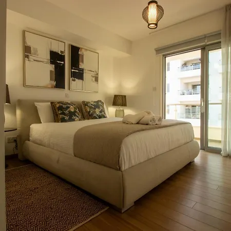 Floor Gem: 3br, Huge Veranda * Nikozja