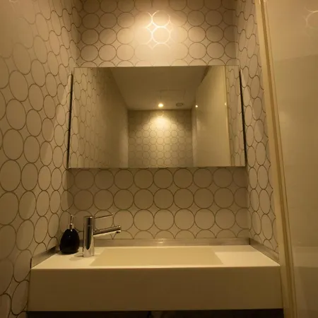 Apartment Floor Gem: 3br, Huge Veranda