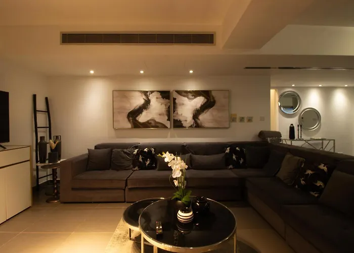 Apartment Floor Gem: 3br, Huge Veranda Nicosia