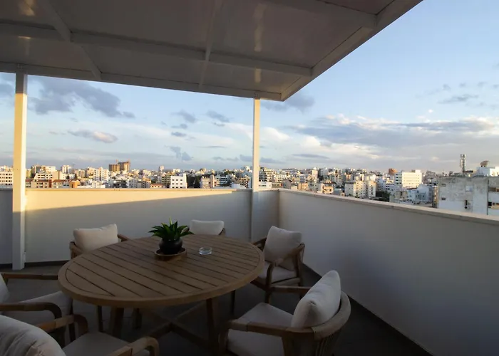 Floor Gem: 3br, Huge Veranda * Nicosia