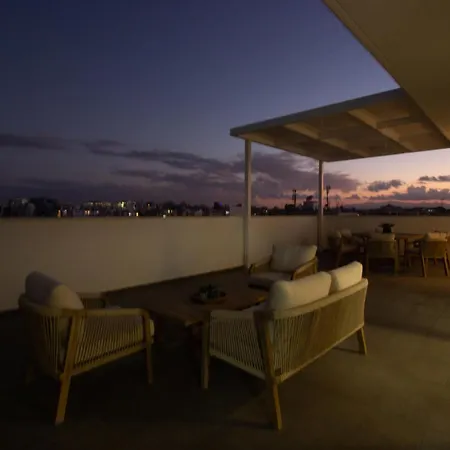 Apartment Floor Gem: 3br, Huge Veranda